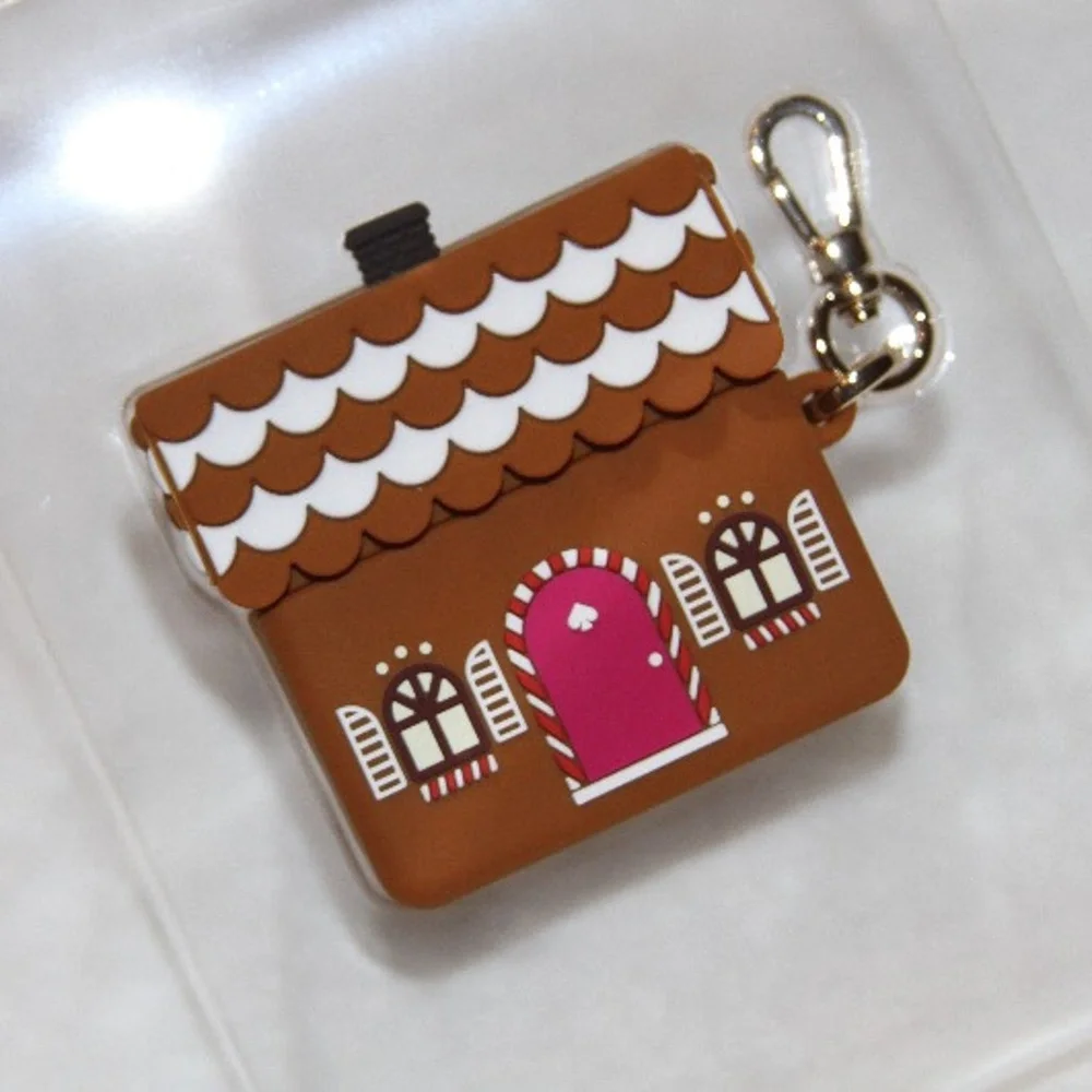 NWT Kate Spade Novelty Gingerbread House Silicon Airpod case